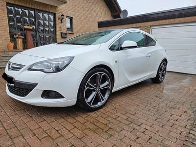Gebraucht Opel Astra GTC 165 PS (121 kW) 2012 Weiß Coupé