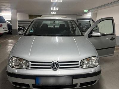 Second-hand VW Golf IV Edition 105 CP (77 kW) 2001 Gri Hatchback