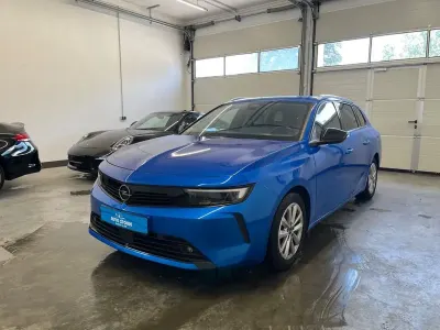 Używany Opel Astra Business Edition 131 KM (96 kW) 2023 Niebieski Hatchback