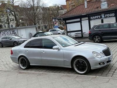 Second-hand Mercedes E280 Elegance 231 CP (169 kW) 2006 Argintiu Berlinǎ