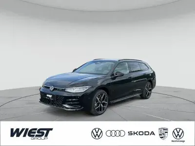 Nowe VW Passat R-line 177 KM (130 kW) 2026 Czarny Kombi