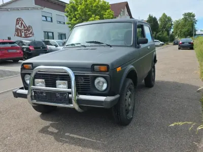 Gebraucht Lada niva 82 PS (60 kW) 2008 Grün SUV