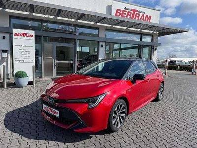 Gebraucht Toyota Corolla Hybrid Team 122 PS (89 kW) 2021 Emotional red 2/ black mica Limousine