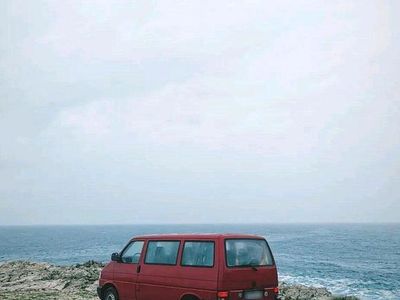 Second-hand VW Transporter 88 CP (64 kW) 1999 Roșu Van