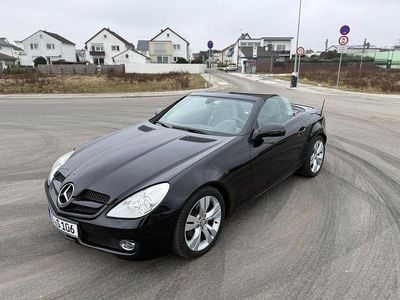 Obsidianschwarz metalliclack Gebraucht 2009 Mercedes SLK200 Cabrio | 8.999 € (Guter Preis)