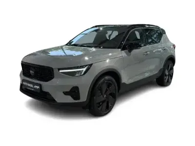 Neu Volvo XC40 Plus 163 PS (119 kW) 2026 Grau SUV
