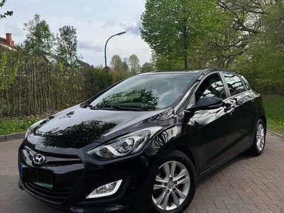 Gebraucht Hyundai i30 Style 128 PS (94 kW) 2012 Schwarz Limousine