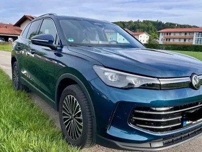 Second-hand VW Tiguan 204 CP (150 kW) 2025 Albastru SUV