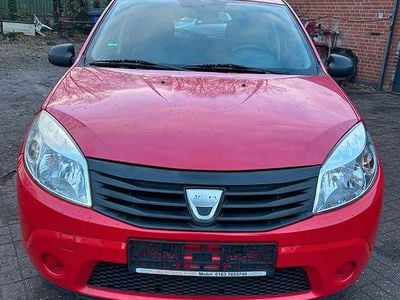 Rot Gebraucht 2009 Dacia Sandero Basis Limousine | 1.650 € (Guter Preis)