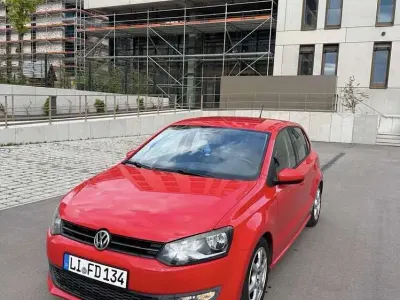 Gebraucht VW Polo Comfortline 75 PS (55 kW) 2009 Rot Kleinwagen