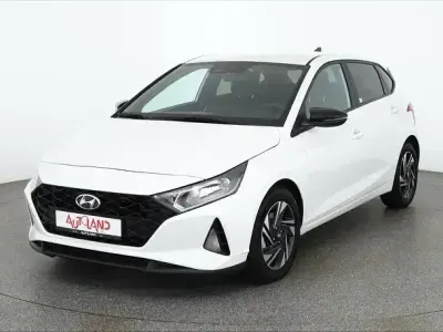 Gebraucht Hyundai i20 101 PS (74 kW) 2023 Weiß Kleinwagen