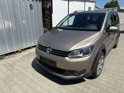 Gebraucht VW Touran Cross 140 PS (102 kW) 2012 Gold Van / Kleinbus