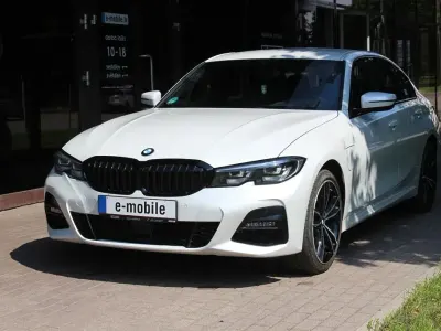 Gebraucht BMW 330 M Sport 184 PS (135 kW) 2020 Weiß Limousine