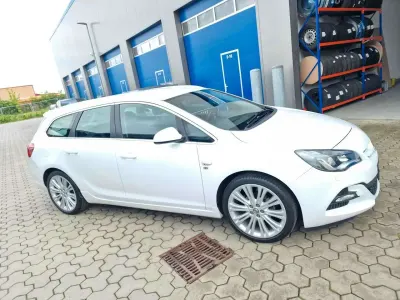 Gebraucht Opel Astra Exklusiv 140 PS (102 kW) 2016 Weiß Kombi