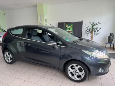 Gebraucht Ford Fiesta Titanium 97 PS (71 kW) 2009 Grau Limousine