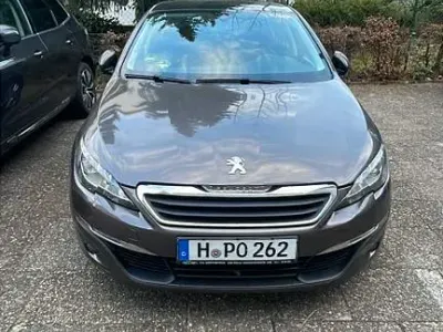 Gebraucht Peugeot 308 Active 131 PS (96 kW) 2016 Braun Limousine