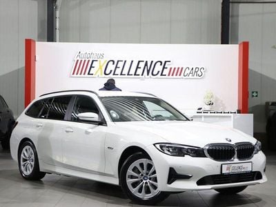 Alpinweiss iii Gebraucht 2022 BMW 330e Advantage Kombi | 26.444 € (Superpreis)