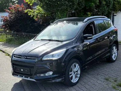 Gebraucht Ford Kuga Individual 179 PS (131 kW) 2015 Schwarz SUV