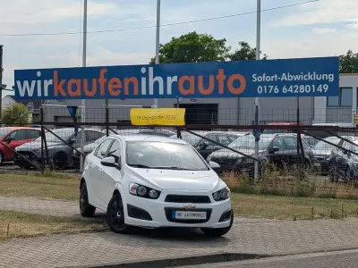 Gebraucht Chevrolet Aveo LT 86 PS (63 kW) 2012 Schneeweiss/summitwhite/arctic (metallic) Limousine