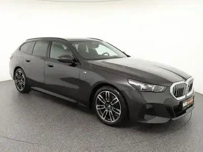 Używany BMW 520 M Sport 197 KM (144 kW) 2025 Szary Kombi