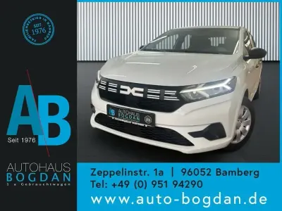 Używany Dacia Sandero Comfort 91 KM (66 kW) 2023 Biały Sedan/Limuzyna