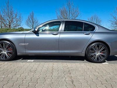 BMW 740