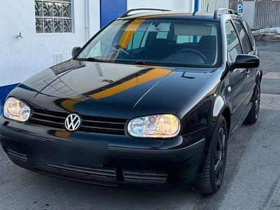 Schwarz Gebraucht 2002 VW Golf IV Kombi | 2.650 € (Etwas zu teuer)