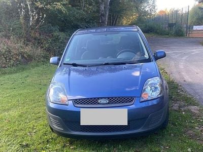 Blau Gebraucht 2005 Ford Fiesta Limousine | 1.800 € (Fairer Preis)