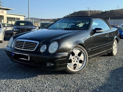 Second-hand Mercedes CLK230 Avantgarde 193 CP (141 kW) 2000 Negru Cabrio