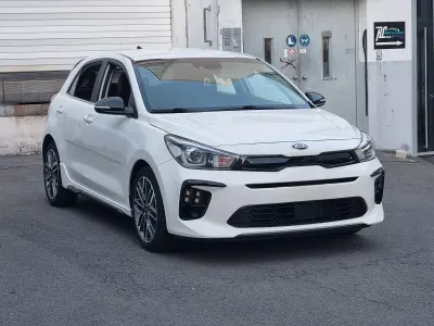Używany Kia Rio GT-Line 120 KM (88 kW) 2019 Biały Sedan/Limuzyna