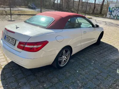 Gebraucht Mercedes E350 Avantgarde 265 PS (194 kW) 2011 Weiß Cabrio