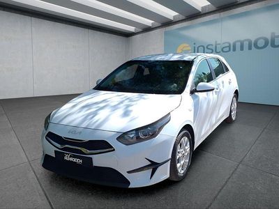 Weiß Neu 2025 Kia Ceed Kleinwagen | 19.999 € (Guter Preis)