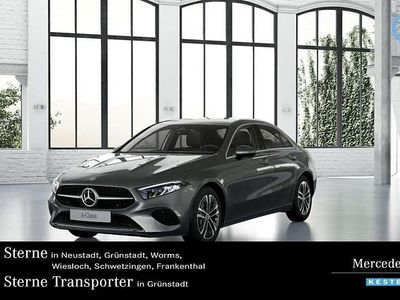 Gebraucht Mercedes A200 Progressive 163 PS (119 kW) 2024 Mountaingrau SUV
