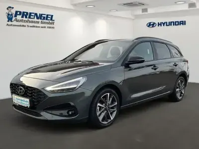 Gebraucht Hyundai i30 Advantage 101 PS (74 kW) 2024 Cypress green mineraleffekt Kombi