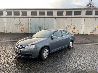 Gebraucht VW Jetta Comfortline 116 PS (85 kW) 2006 Grün Limousine