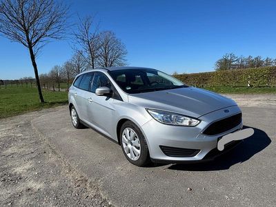 Gebraucht Ford Focus Trend 120 PS (88 kW) 2015 Silber Kombi