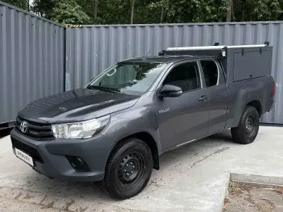 Gebraucht Toyota HiLux 150 PS (110 kW) 2019 Silber Pickup
