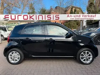 Używany Smart ForFour Passion 71 KM (52 kW) 2019 Czarny Hatchback