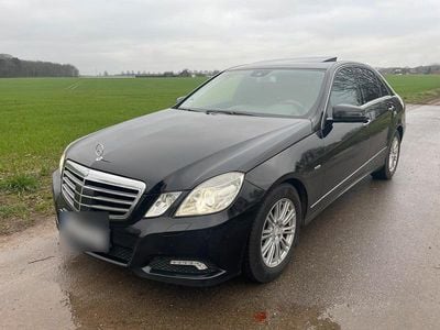 Gebraucht Mercedes E220 Avantgarde 170 PS (125 kW) 2009 Schwarz Limousine