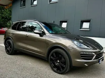 Gebraucht Porsche Cayenne Diesel 245 PS (180 kW) 2012 Braun SUV