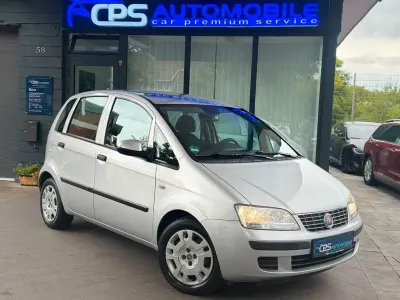 Gebraucht Fiat Idea 95 PS (69 kW) 2011 Silber Van / Kleinbus