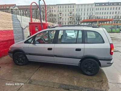 Gebraucht Opel Zafira Elegance 125 PS (91 kW) 2003 Silber Van / Kleinbus