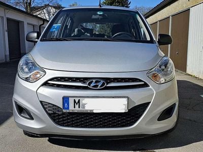 Gebraucht Hyundai i10 Edition 69 PS (50 kW) 2012 Silber Kleinwagen