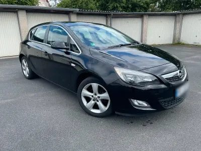 Gebraucht Opel Astra 120 PS (88 kW) 2011 Schwarz Limousine