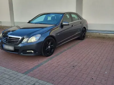 Usata Mercedes E350 231 CV (169 kW) 2010 Grigio Berlina