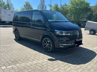 Second-hand VW T6.1 Generation Six 204 CP (150 kW) 2022 Negru Van