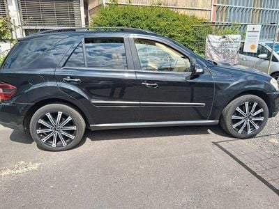 Gebraucht Mercedes ML500 387 PS (284 kW) 2008 Schwarz SUV
