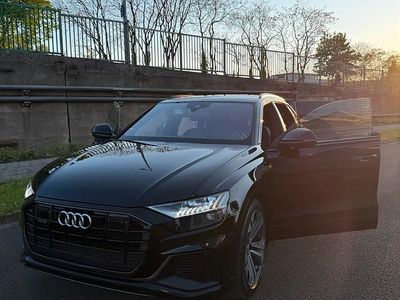 Second-hand Audi Q8 S-Line 286 CP (210 kW) 2018 Negru SUV