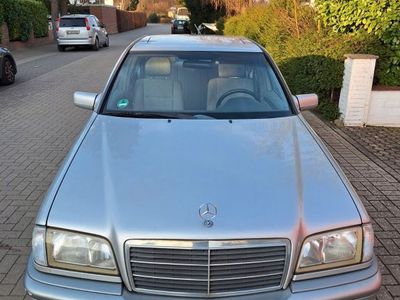 Mercedes C180