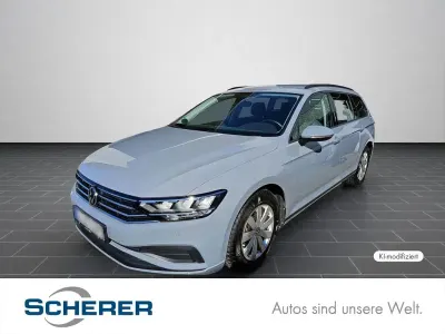 Gebraucht VW Passat 150 PS (110 kW) 2023 Mondsteingrau Kombi